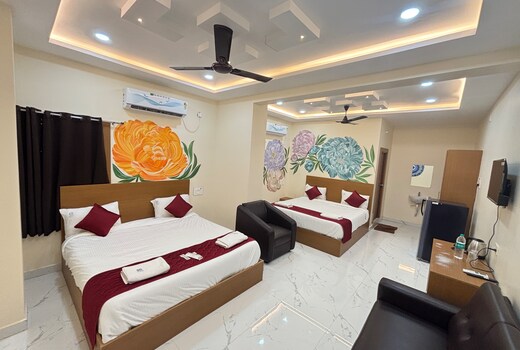 JAY & JAS Hotel