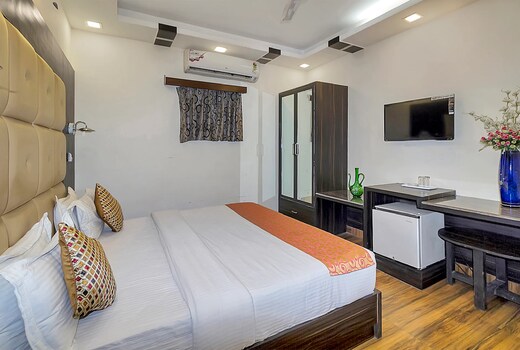 Hotel Kapoor Inn