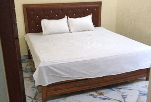 Awadh hotel