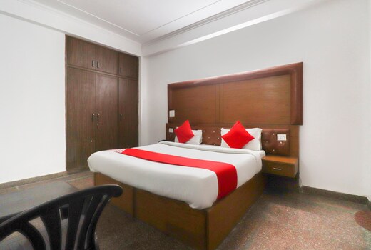 Hotel Corporate Suites Sector 70 Noida