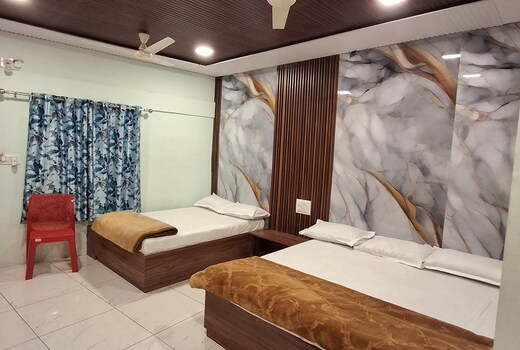 Dev Laxmi Hotel