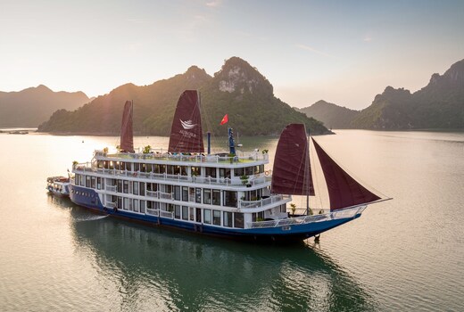Aurora Cruise Lan Ha Bay Ha Long Bay