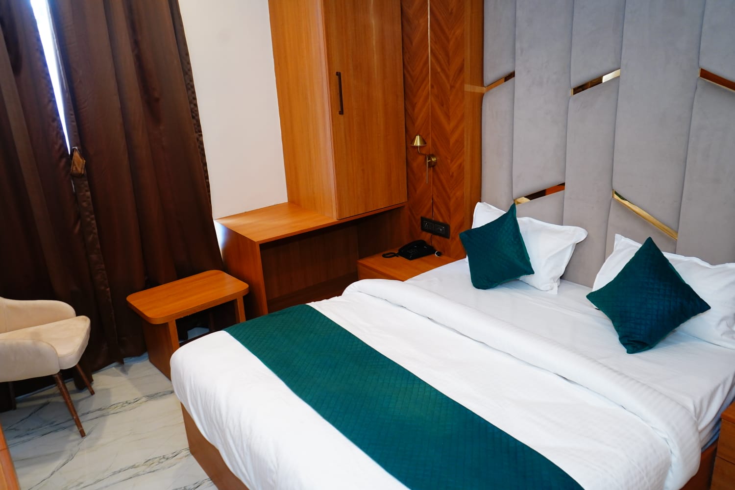 Hotel R Square Inn