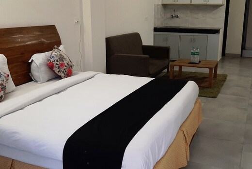 GoBravo Dev Palace & Studio Apartments