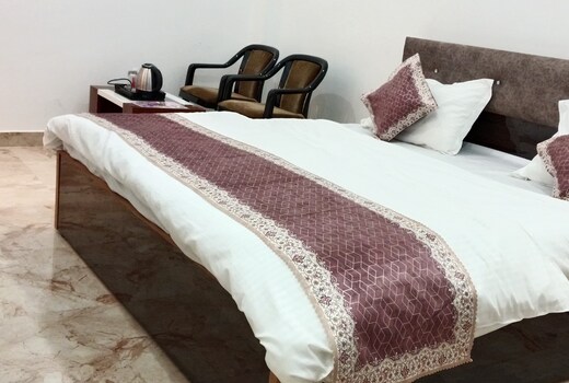 RAVINDRA GEETA INN