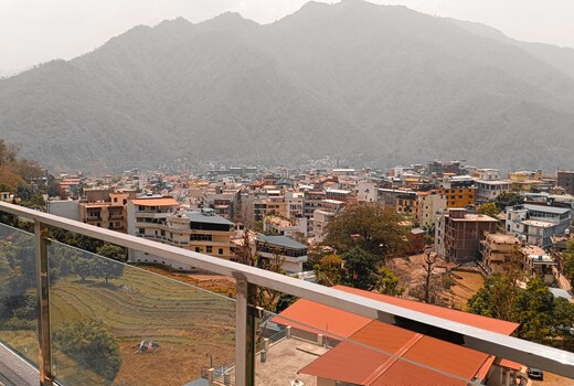 mountain retreat 1 bhk luxury
