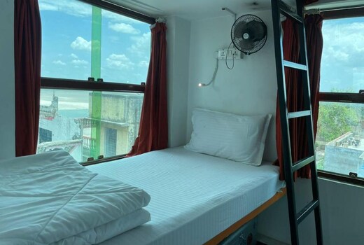 Yogg Hostel | Rooms & Dorms