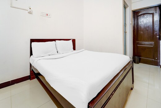 Hotel O Airport Inn
