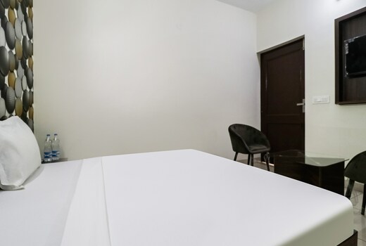 Hotel O HI - Five Residency