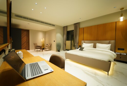 Hotel Millennium