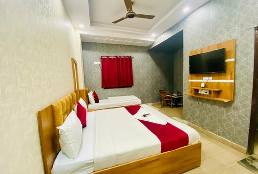Hotel Raj