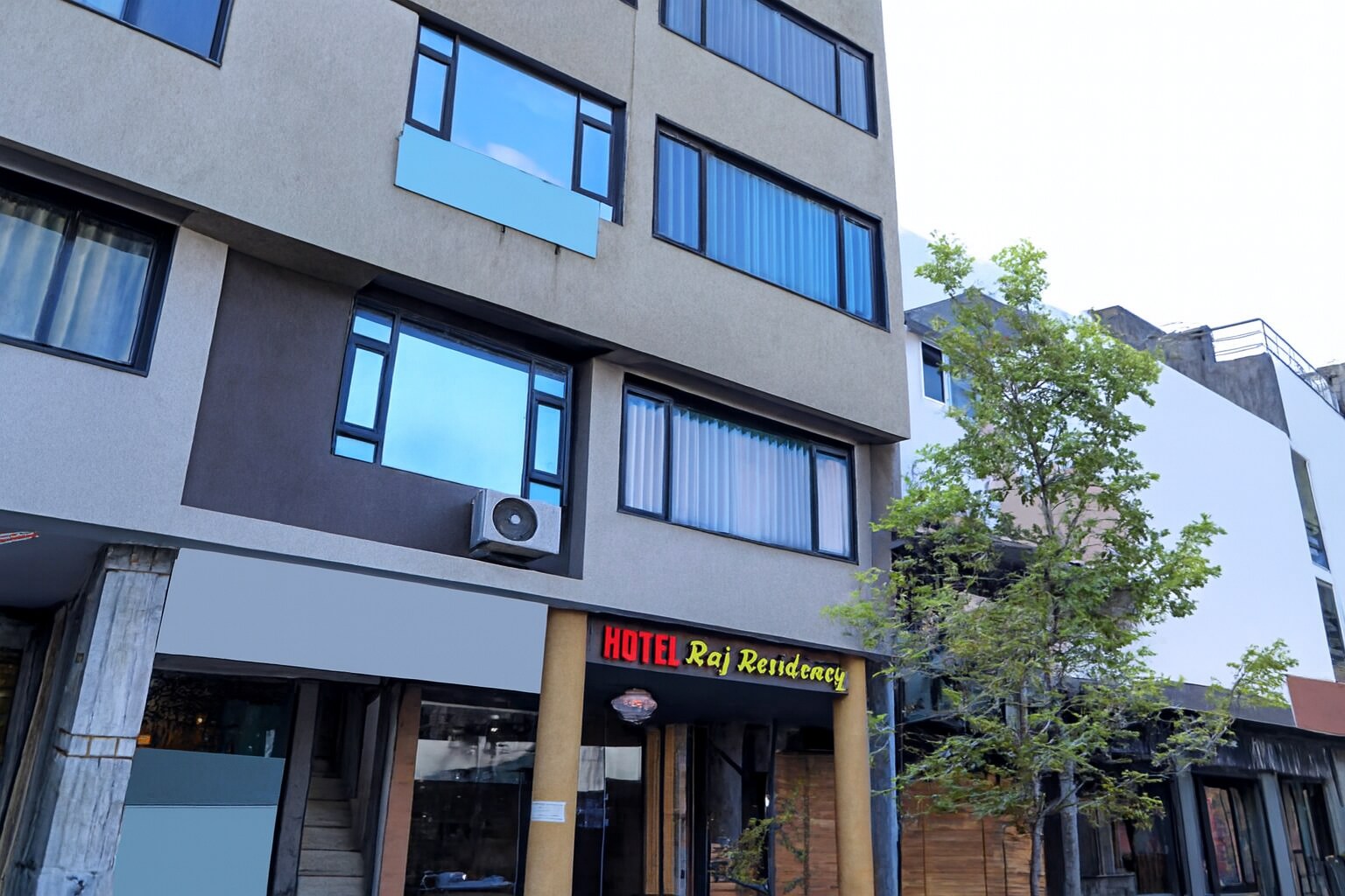 HOTEL RAJ RESIDENCY(MP NAGAR)