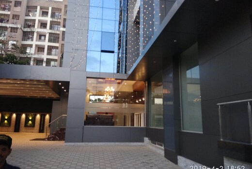THE CROWN BUSINESS HOTEL