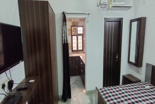 Hotel O Home Q67 Near Omaxe Gurgaon Mall