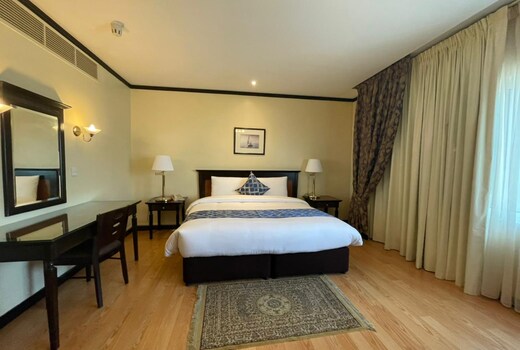 Rolla Suites