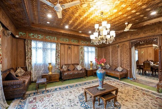 Royal Heritage Houseboats