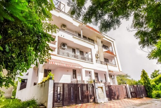 Hotel Lakhdatar Heritage