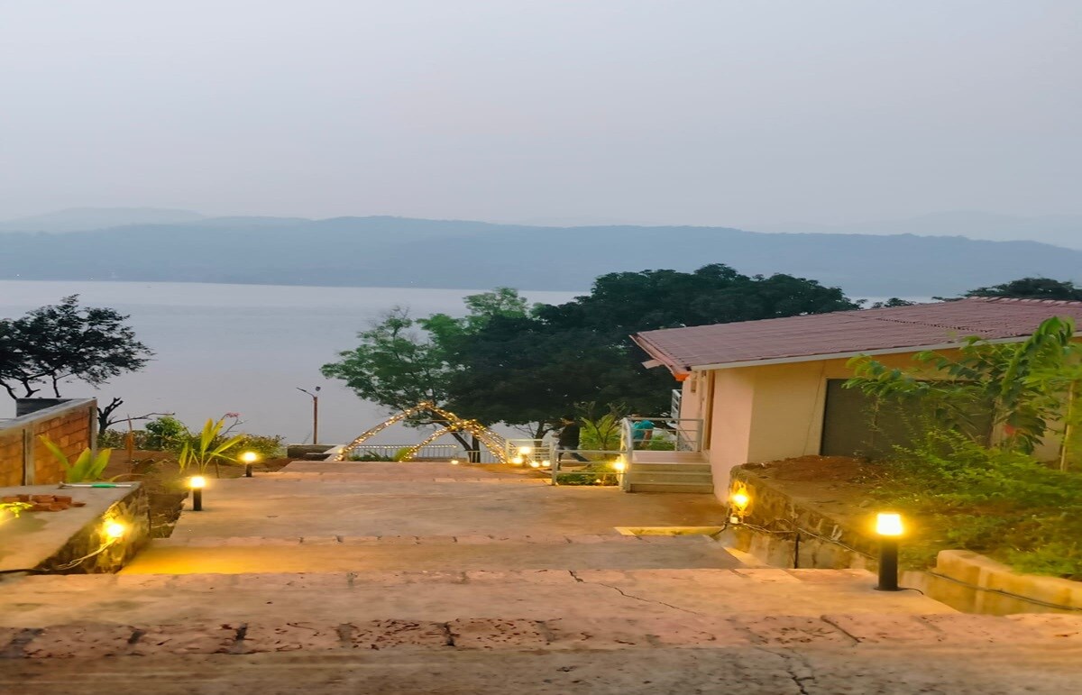 LOTUS LAKESHORE HOMES