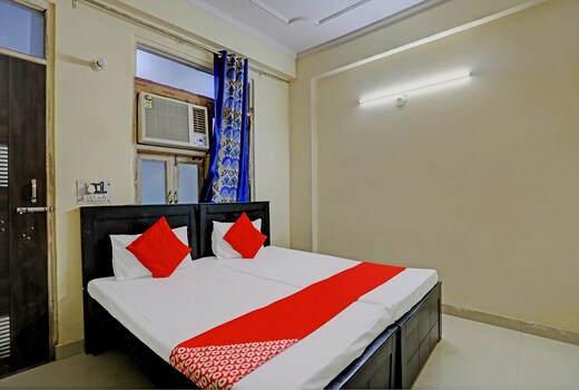 Hotel O Wamson Alpha Co living Stays