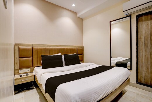 Flagship OYO Crawford Market Formerly Al Ibrahim Hotel