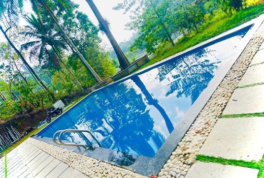 Spanish Bungalow | 10 acres Pool Villa