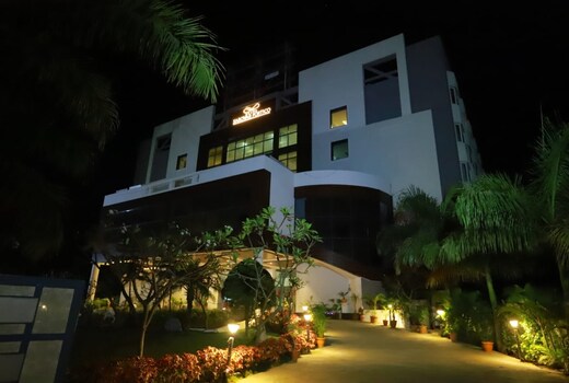 Grand Sarovar Portico, Latur
