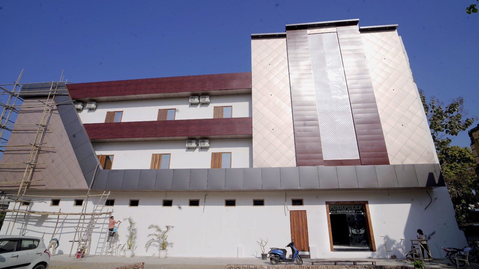 HOTEL PUSHPDEEP RESIDENCY