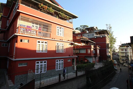 Hotel Sushantaawas