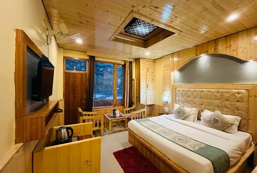 Pinewood Inn Kasol