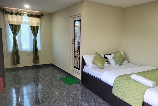 Vati Guest House | Rooms and Restaurant