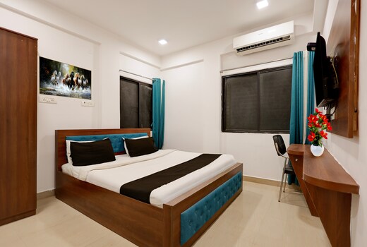 Super Collection O Besa Square Nagpur Formerly Yuva Inn