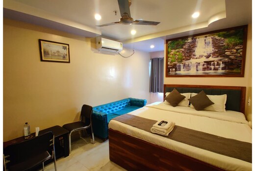 HOTEL PLAZA