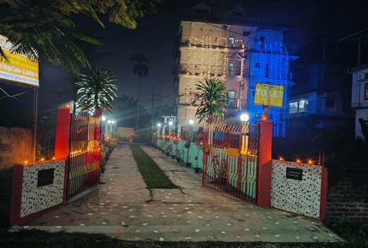 H R Guest House