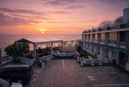State Beach Resort & Spa