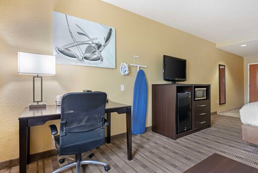 BEST WESTERN EDGEWATER INN
