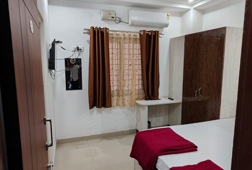 HOTEL RAJ INN