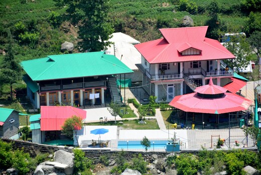 Trekker's Nest Riverside Resort