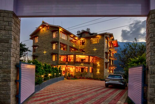 Snow City's Montana Blues Resort Manali - Heated & Air-Cooled Stay