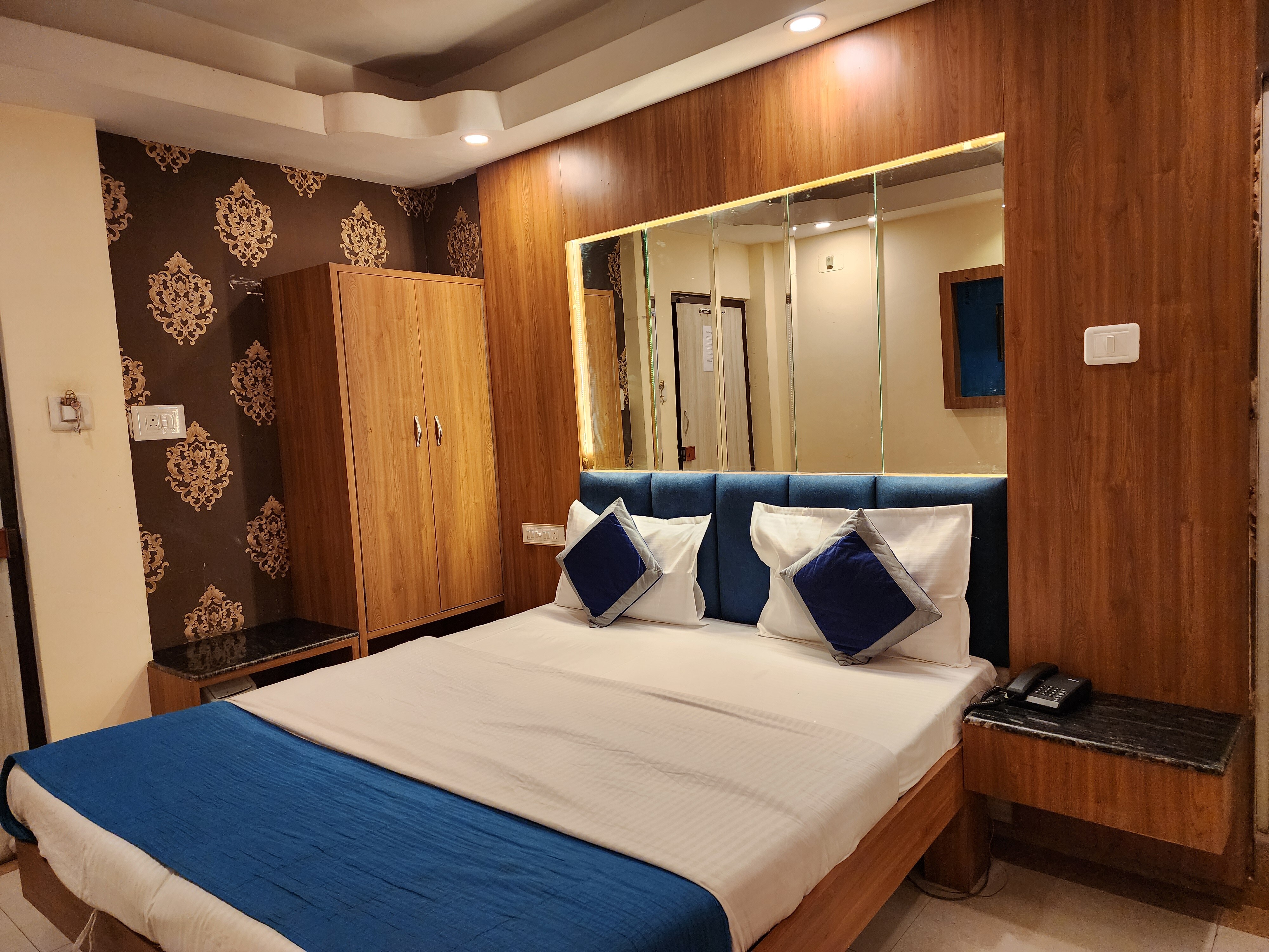 Hotel Savera