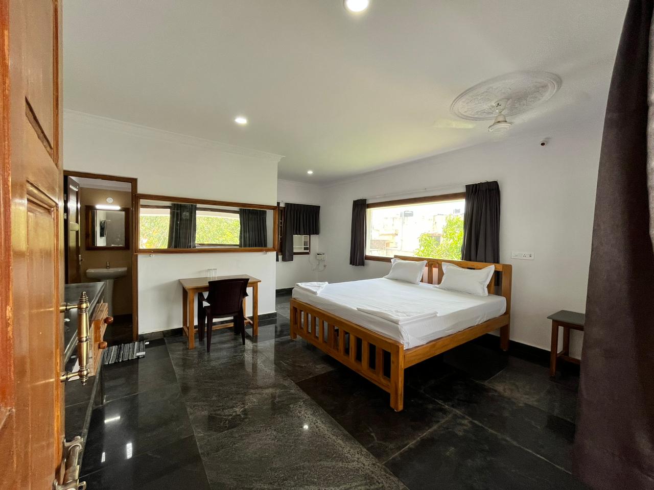 ANAND GUESTHOUSE
