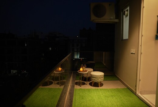 Aurelys Stay Golf course Gurgaon Collection