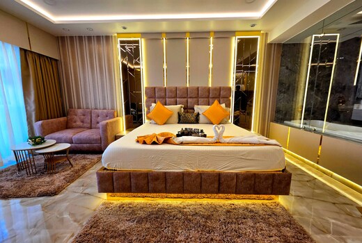 Romantic Luxury Studio with Bathtub