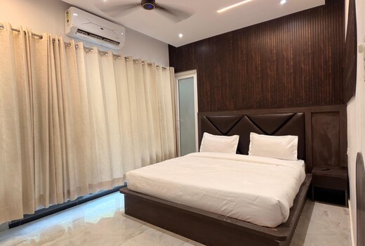 Shailam | Mountain View 2BHK, Tapovan