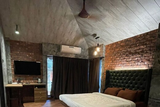 Cold Spot Village Resort - Mahabaleshwar