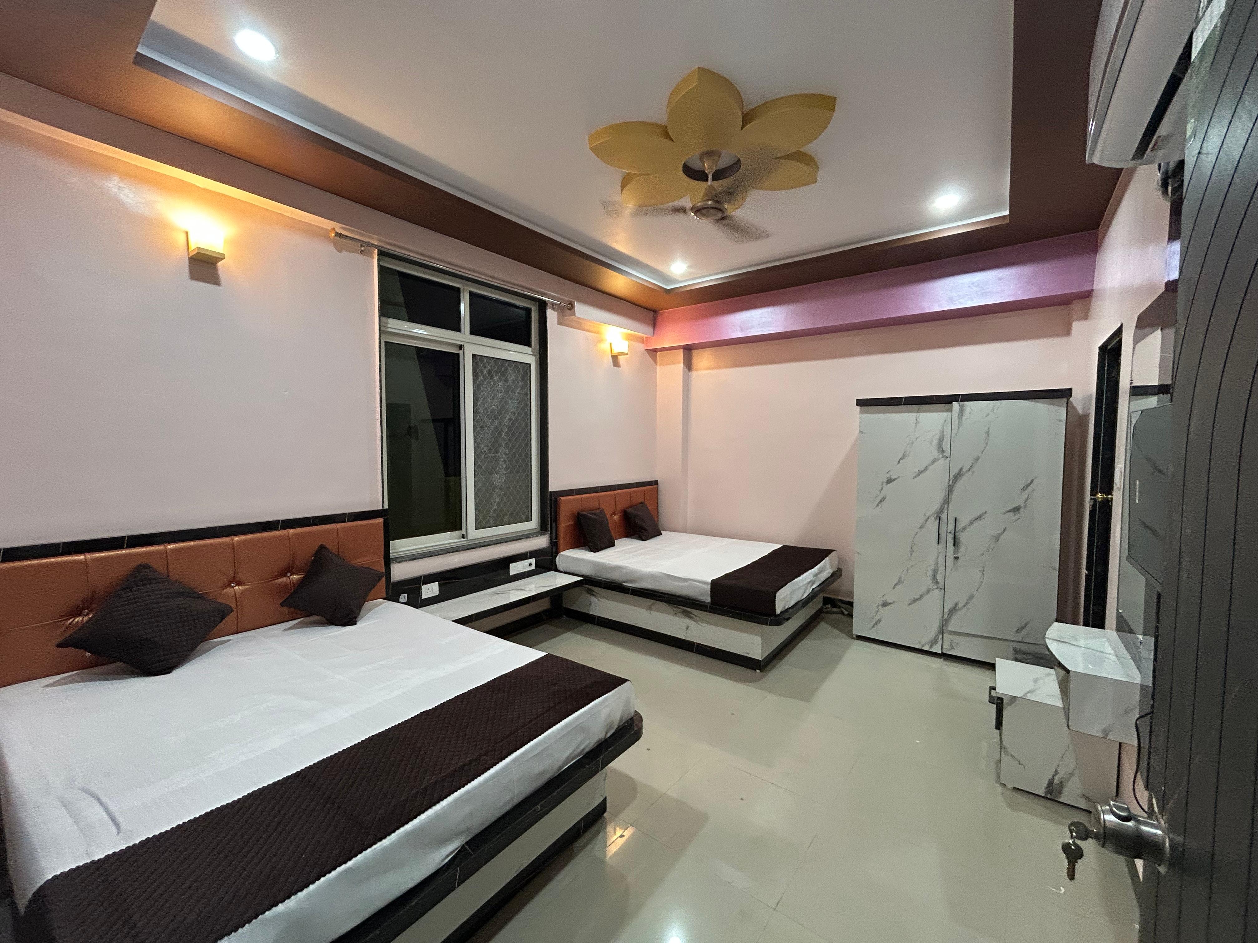 Hotel Nishant Palace