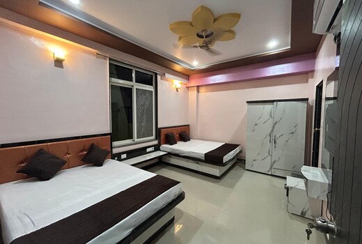 Hotel Nishant Palace