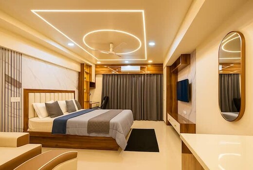 Luxury Studio near Airport with pool & Gym
