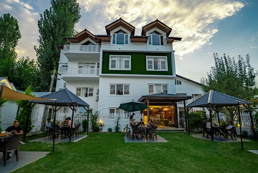 HOTEL FIRDOUS BY SOLAIRE