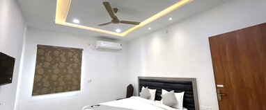Hotel Girraj Stay Inn