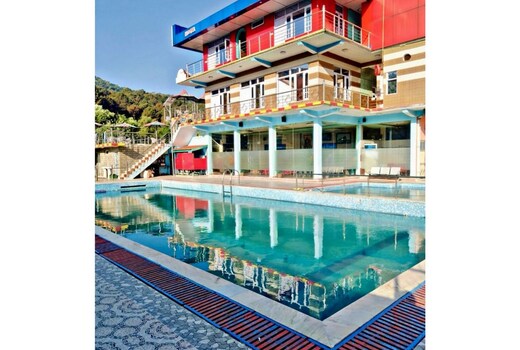 HOTEL WATER LAND